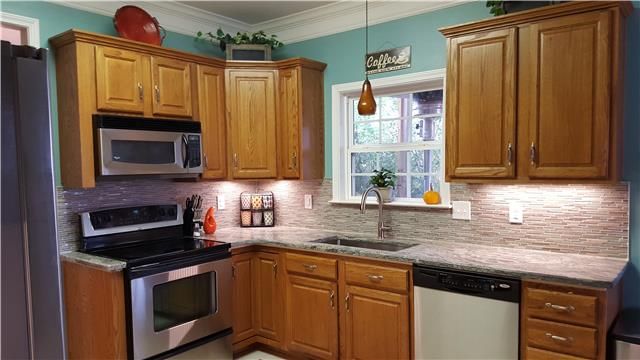 1217 Old East Side Rd, Burns, TN 37029