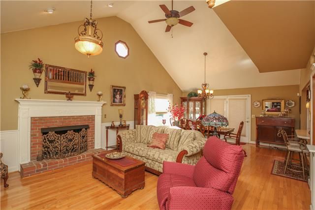 6258 N New Hope Rd, Hermitage, TN 37076
