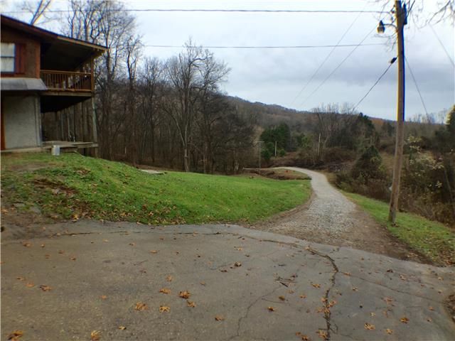 221 Dennys Branch Ln, Carthage, TN 37030