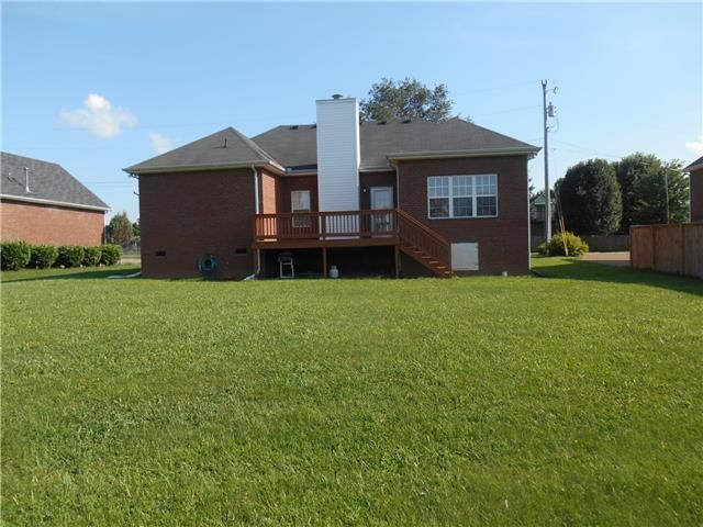 308 Stadium Dr, White House, TN 37188