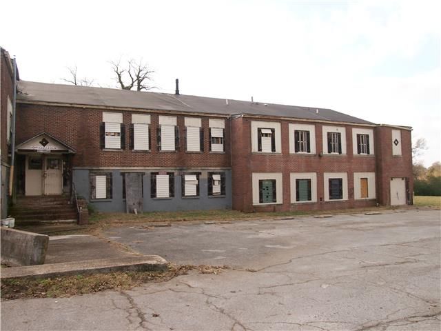 401 Armstrong St, Columbia, TN 38401