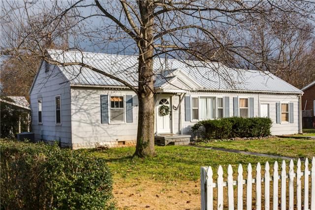 702 Spencer Dr, Murfreesboro, TN 37129