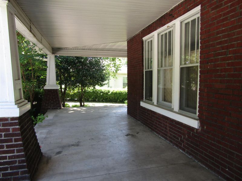 709 W 7th St, Columbia, TN 38401