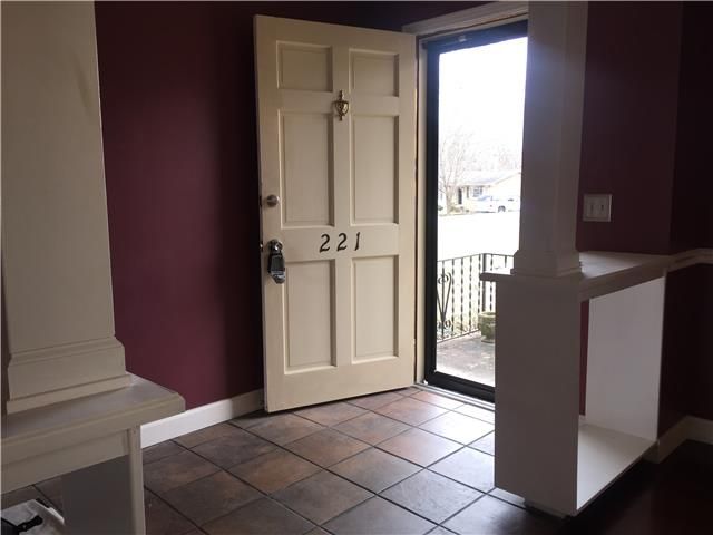 221 Savely Dr, Hendersonville, TN 37075