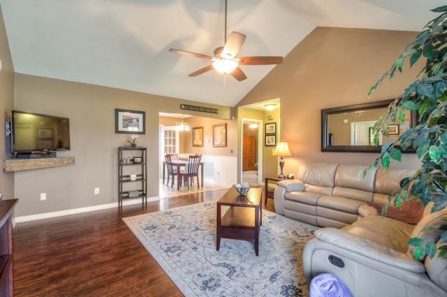 5484 Burnt Knob Rd, Murfreesboro, TN 37129