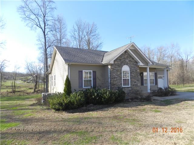 110 Greenbrier St, Dickson, TN 37055