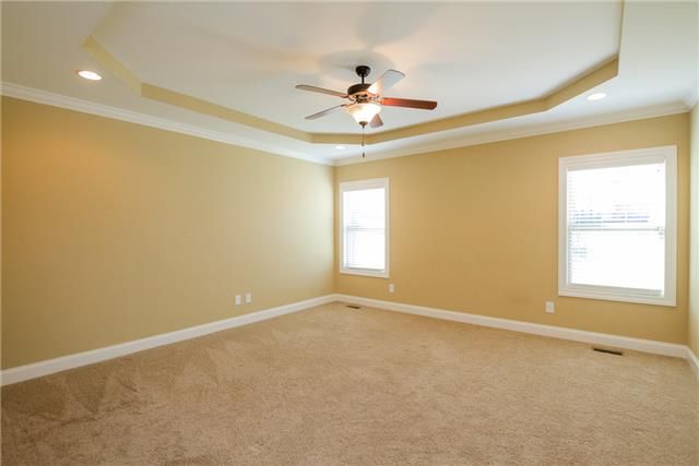 8035 Fenwick Ln, Spring Hill, TN 37174