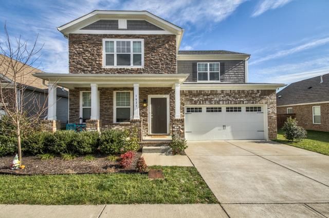1637 Stonewater Dr, Hermitage, TN 37076