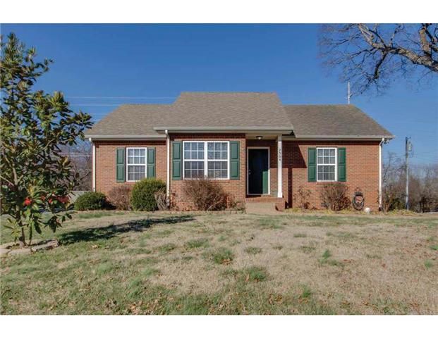 2504 Hickory Dr, Springfield, TN 37172
