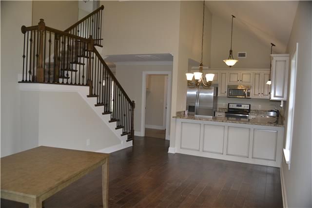 2040 Shamrock Dr, Spring Hill, TN 37174