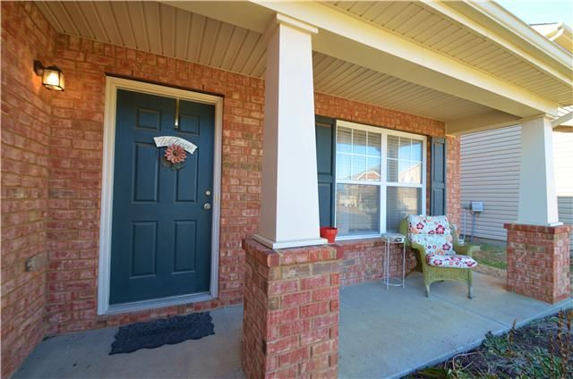 24 Suggs Dr, Lebanon, TN 37087