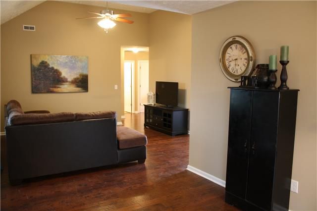 2736 Ridgewood Dr, Christiana, TN 37037