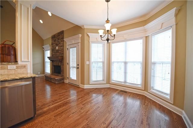 912 Twin View Dr, Murfreesboro, TN 37128