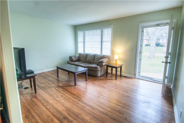 550 Adamwood Dr, Nashville, TN 37211