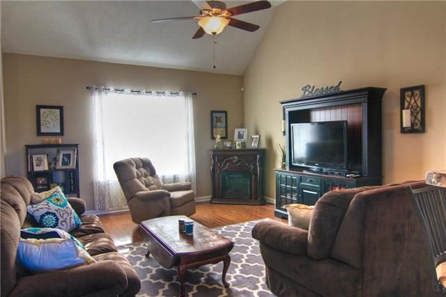 708 Silverhill Dr, Murfreesboro, TN 37129