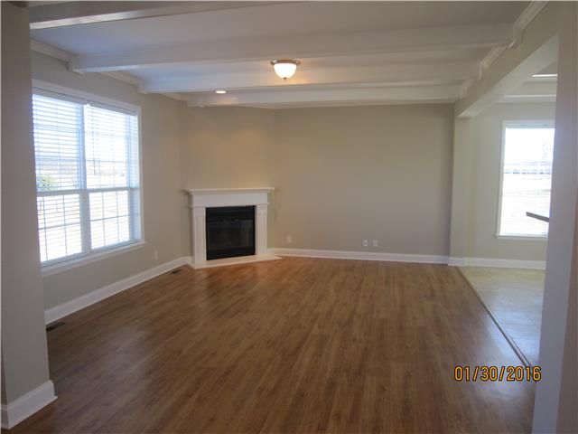534 Governor Hall Rd, Castalian Springs, TN 37031