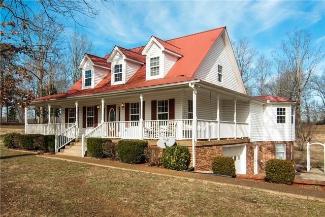 1129 Lewis Rd, Burns, TN 37029