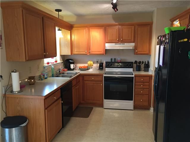 5129 Greer Station Dr, Hermitage, TN 37076