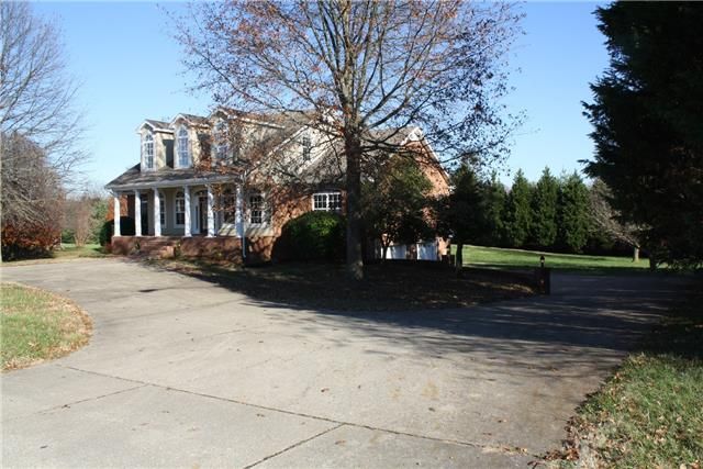 400 Fairway Trl, Springfield, TN 37172