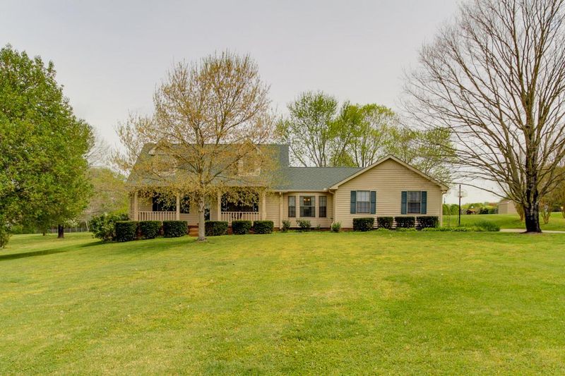 2641 Cages Bend Rd, Gallatin, TN 37066