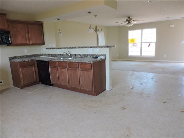 3025 R G Buchanan Dr #2094, La Vergne, TN 37086