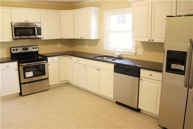 2414 Hillmont Dr, Murfreesboro, TN 37129