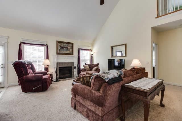 2048 Aberdeen Cir, Murfreesboro, TN 37130