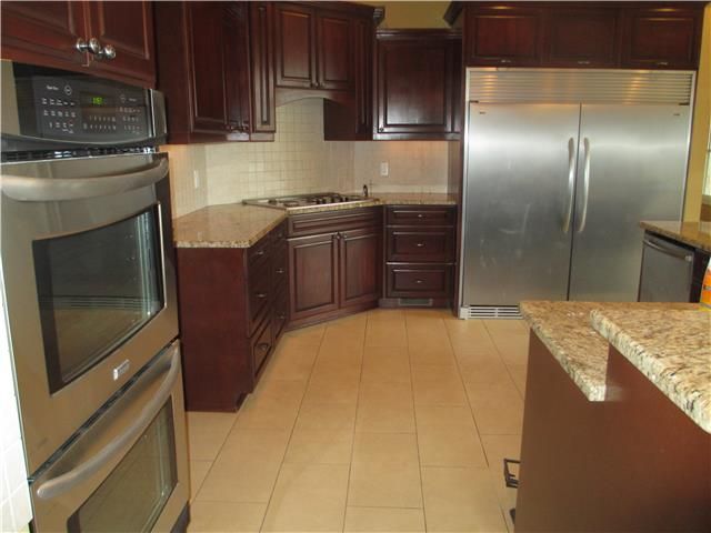 1068 Lakeshore Dr, Gallatin, TN 37066