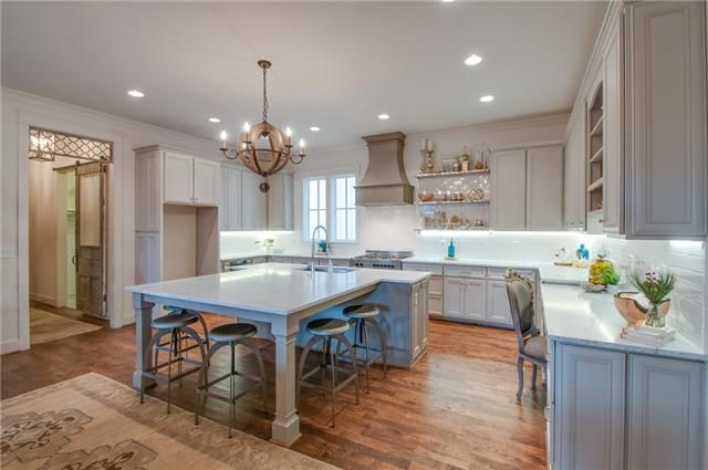 2246 Castleman Dr, Nashville, TN 37215