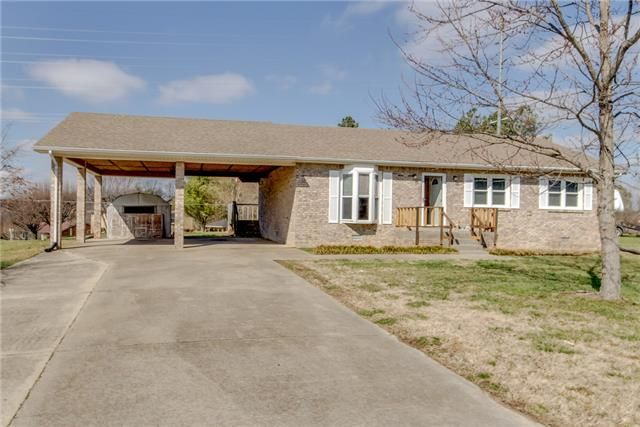 2400 Hickory Dr, Springfield, TN 37172