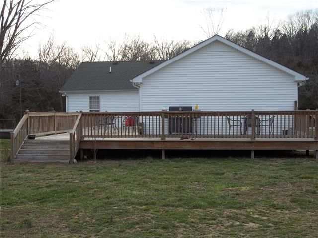 1016 Rock Bridge Rd, Bethpage, TN 37022