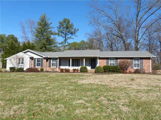311 Raintree Dr, Hendersonville, TN 37075