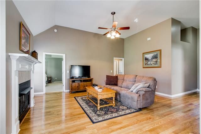807 Iris Ct, Columbia, TN 38401