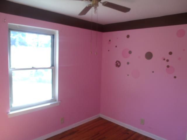 1018 Gordon Cir, Burns, TN 37029
