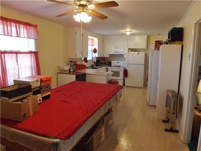 1305 Substation Rd, Pleasant View, TN 37146