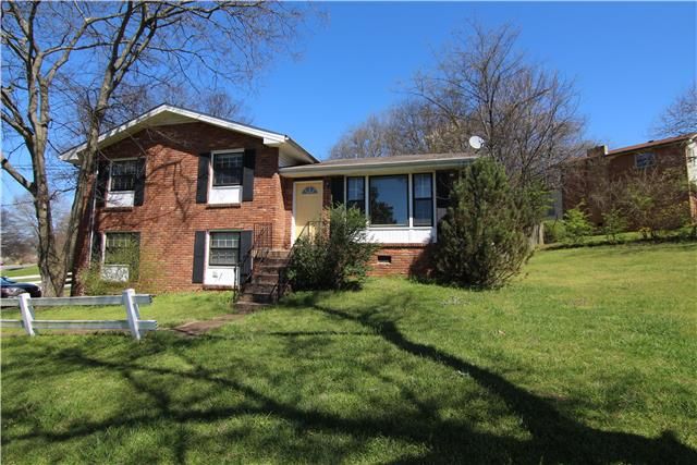 8100 Bonnafair Dr, Hermitage, TN 37076