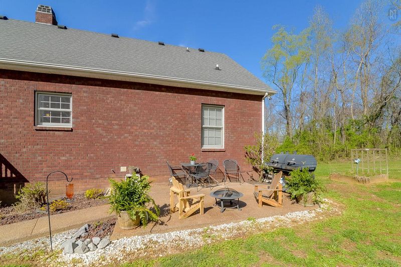 6706 Highway 41 N, Cedar Hill, TN 37032