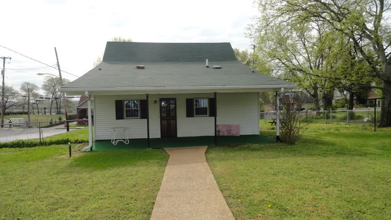 2129 Cliff Dr, Nashville, TN 37218