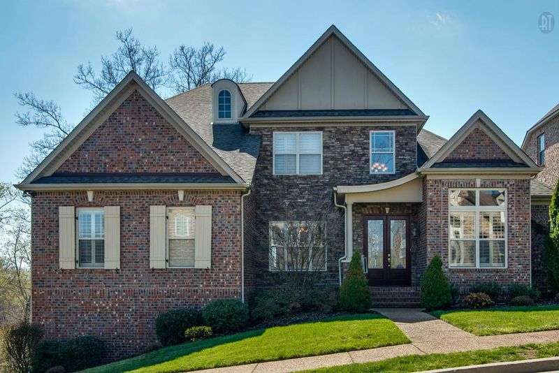 565 Summit Oaks Ct, Nashville, TN 37221