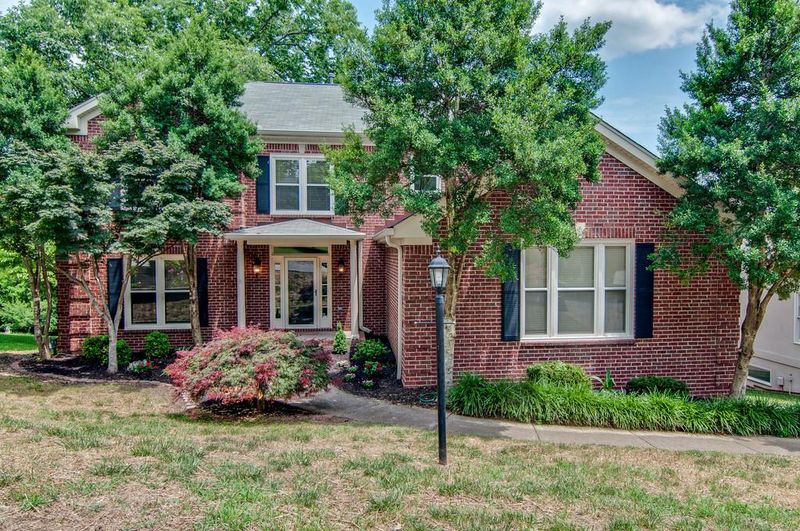 1521 Eller Dr, Nashville, TN 37221