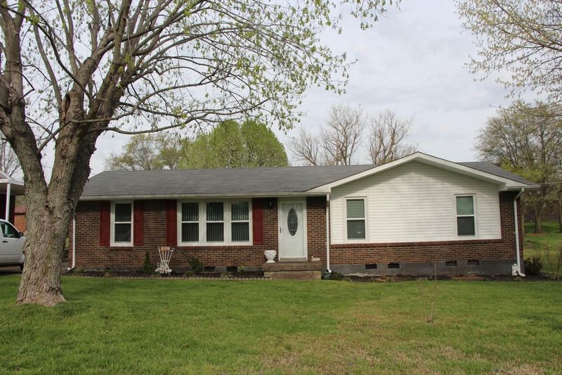 516 Center Dr, Gallatin, TN 37066