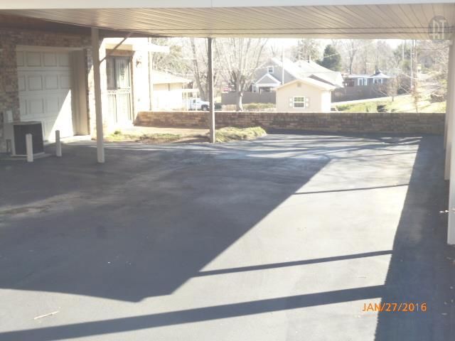 710 W College St #3, Dickson, TN 37055