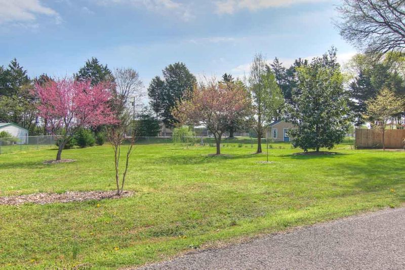 16 Summit Ct, Murfreesboro, TN 37130
