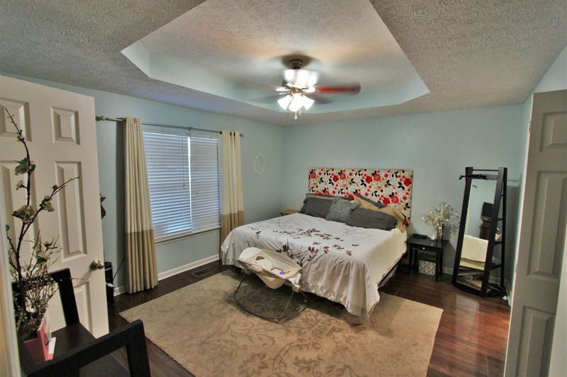 809 Jonathan Dr, Lebanon, TN 37087