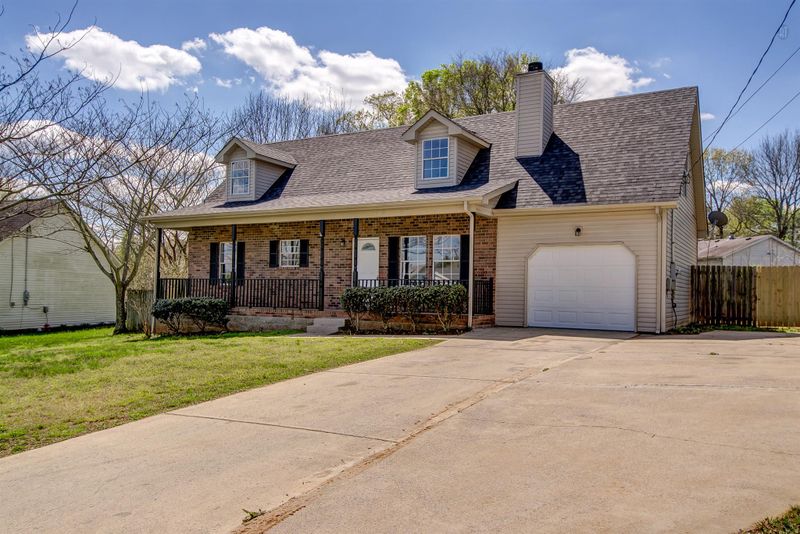 602 E Lake Cv, La Vergne, TN 37086