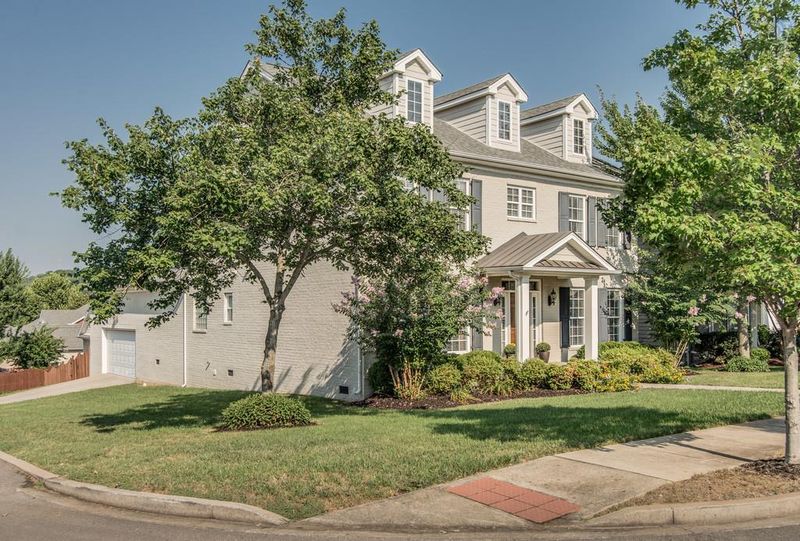 1003 Dunrobin Dr, Franklin, TN 37067