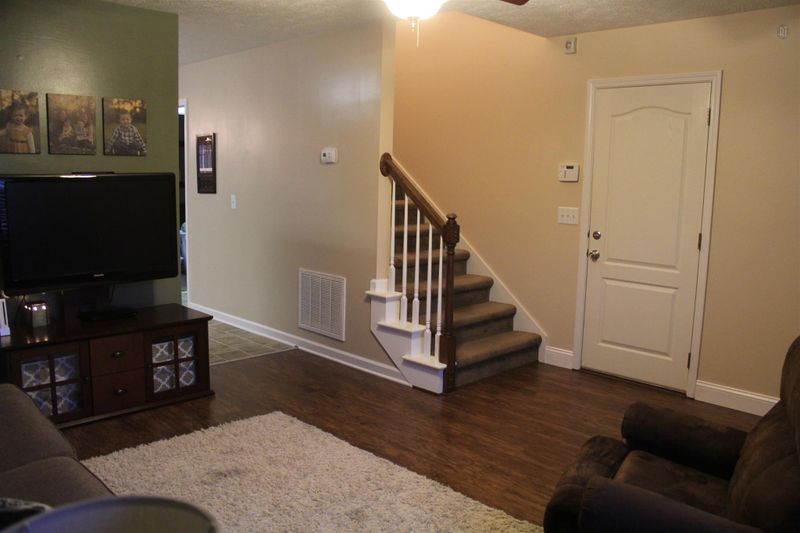 1638 Sulphur Springs Rd, Murfreesboro, TN 37129