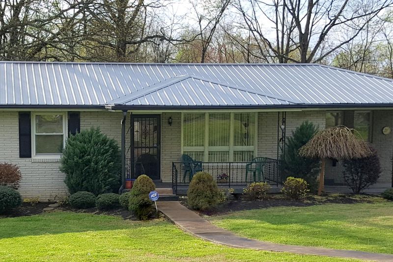 604 Old Railroad Bed Rd, Vanleer, TN 37181