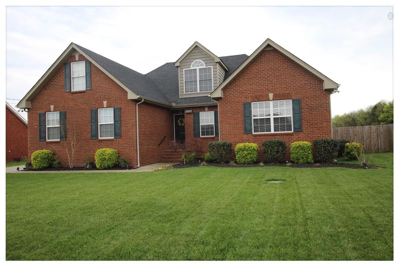 1938 Mural Ln, Murfreesboro, TN 37127