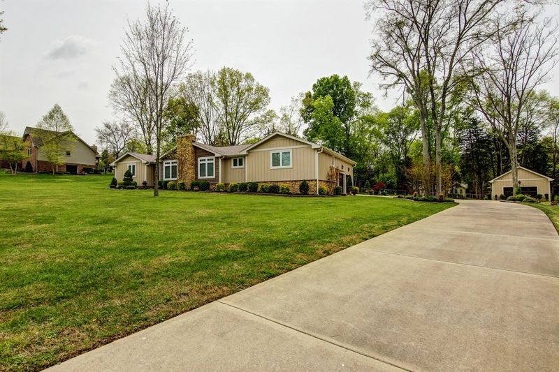 1906 Hampton, Lebanon, TN 37087